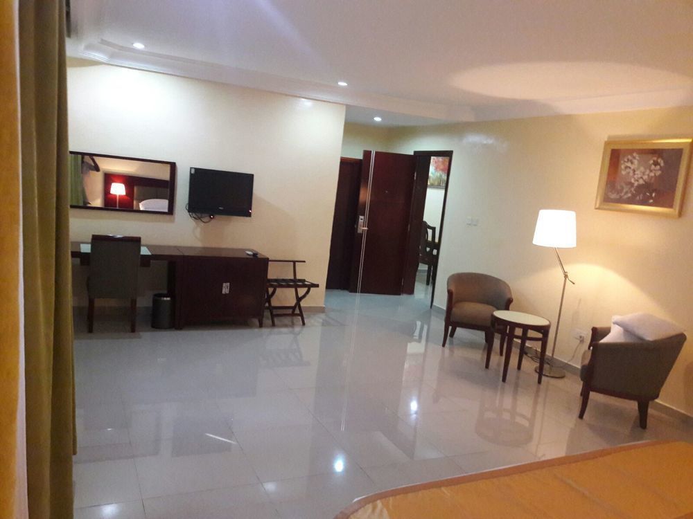 Check Inn Hotel Abuja Esterno foto